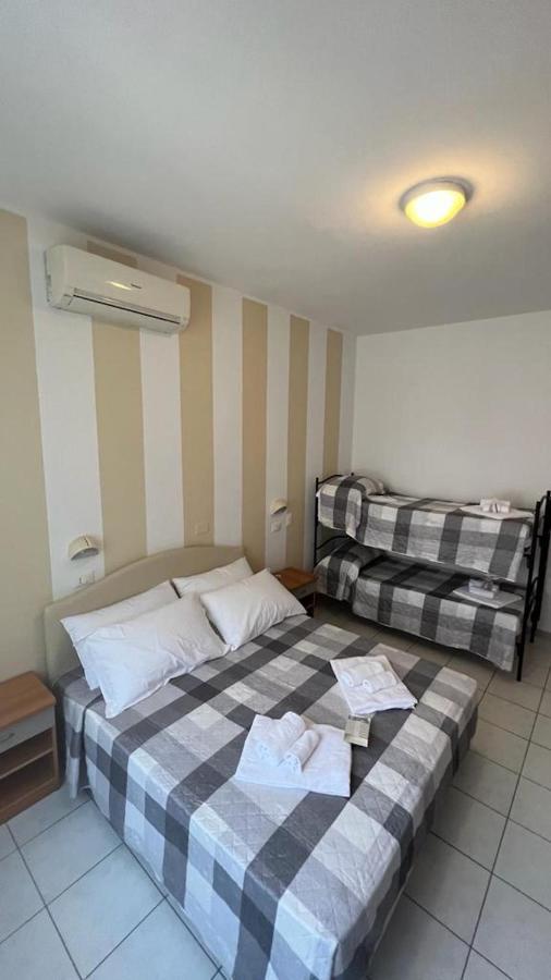 Chiama Hotel Римини Экстерьер фото